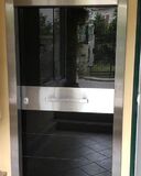 Πόρτα ασφαλείας με τζάμι